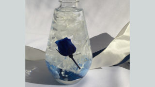 ティアードロップボトム [ローズ・ブルー] ～プレゼントに最適　癒しのお花～「ハーバリウムフラワー」